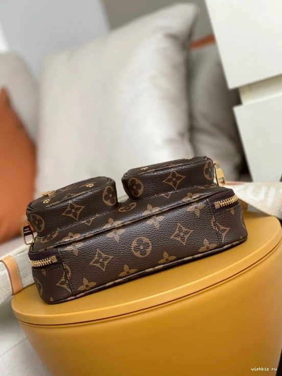 WIS LOUIS VUITTON CROSSBODY UTILITY 0209